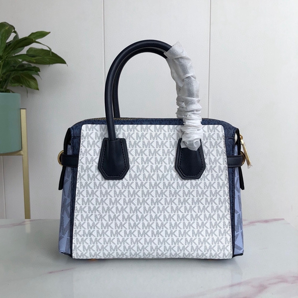 マイケルコースバッグ背面デザイン